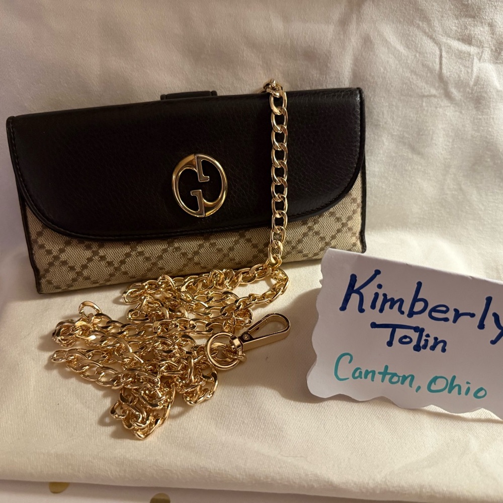 Gucci Black and Cream Key & Card Holder with Gold Chain